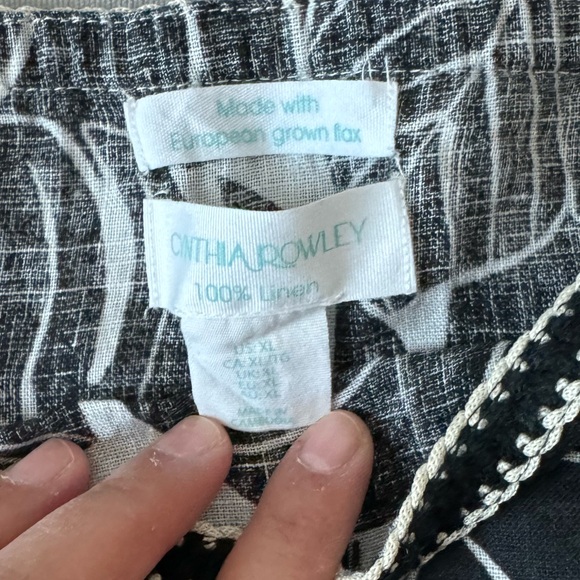 Cynthia Rowley Cropped Linen Top - Picture 2 of 2